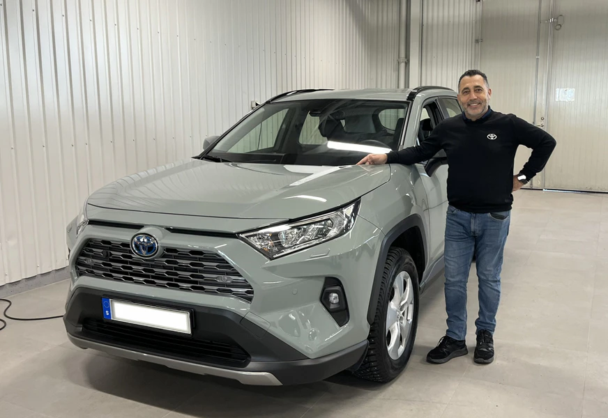 Säljare vid begagnad RAV4