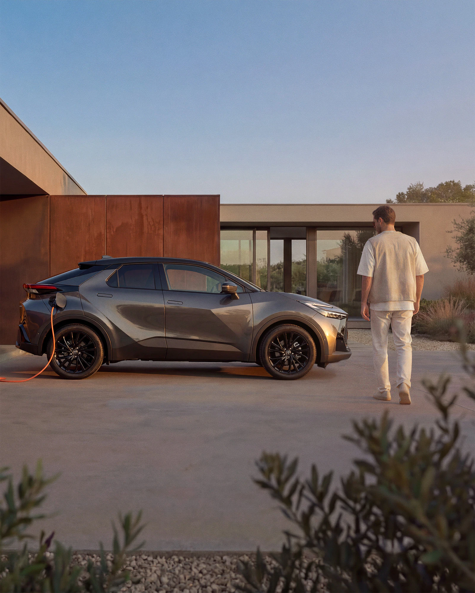 Toyota C-HR Laddhybrid