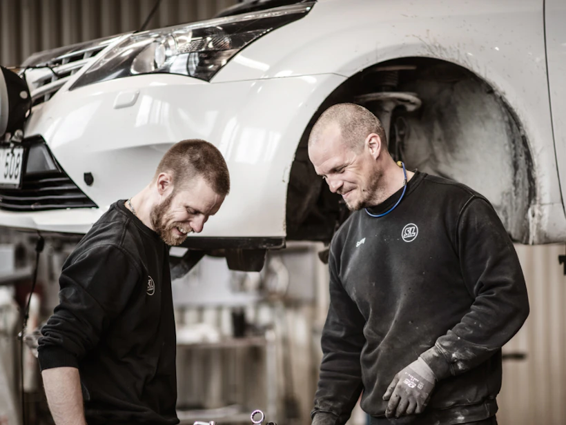 Service på Toyotabil - Sandström & Ljungqvist