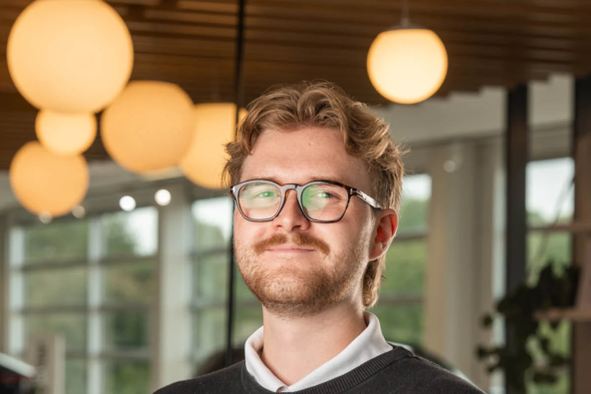 Jonas är ansvarig för hyrbilar i Alingsås.