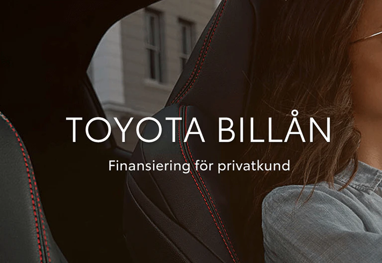 En kvinna som kör en bil och texten Toyota Billån