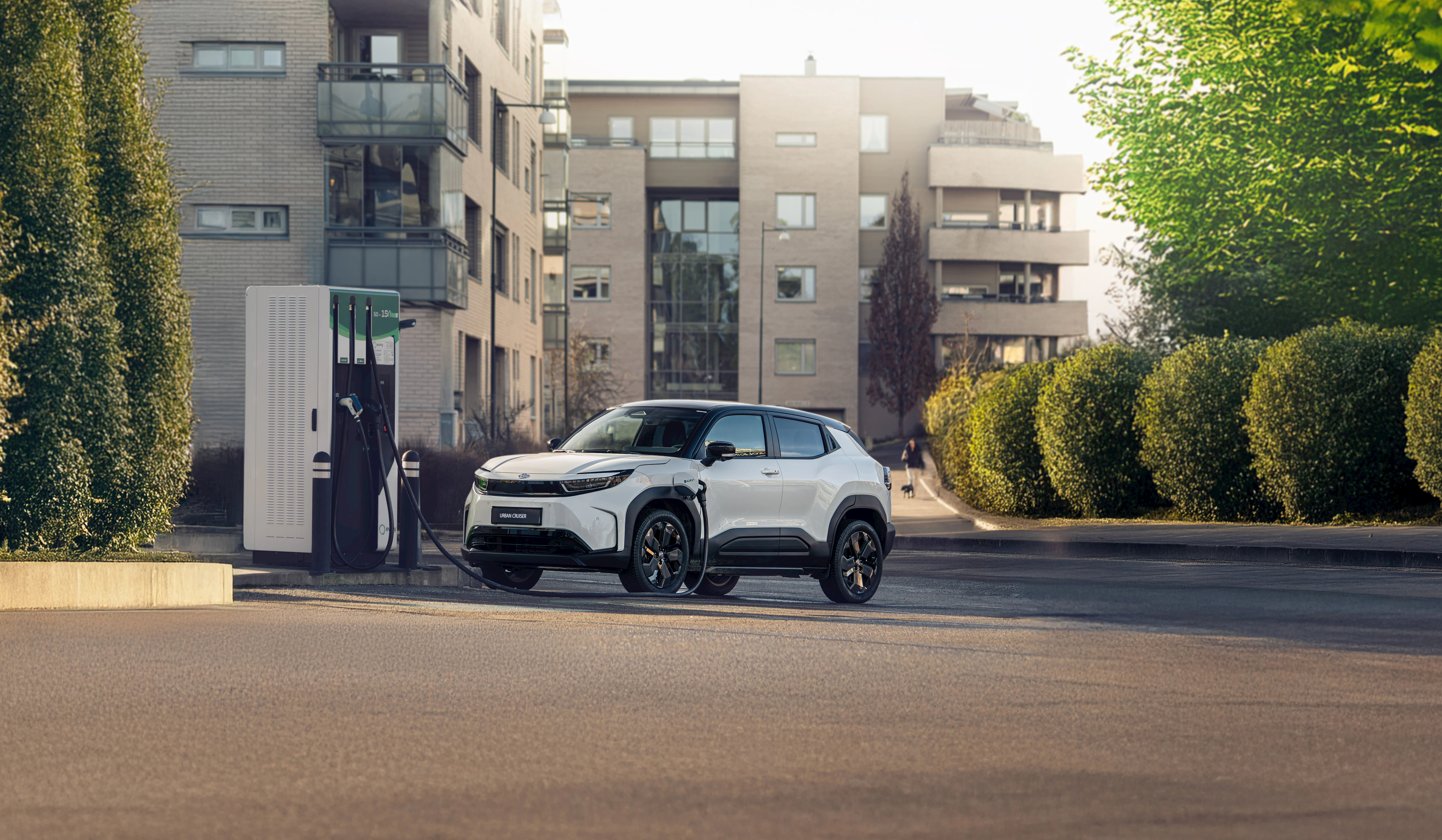 Urban Cruiser lader på hurtiglader
